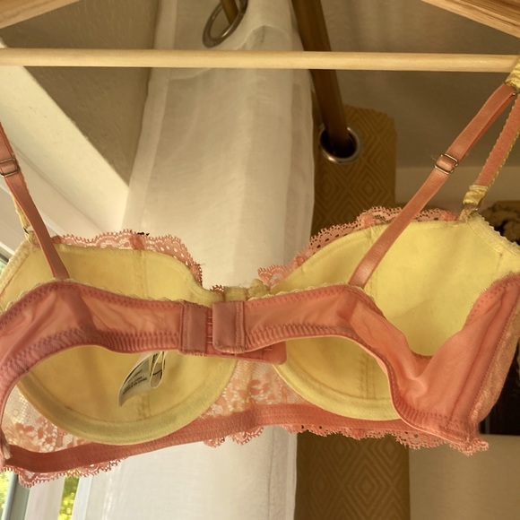 Women’s Elle Macpherson Dentelle lace in pink and pale yellow lace, size 34B - Picture 6 of 8